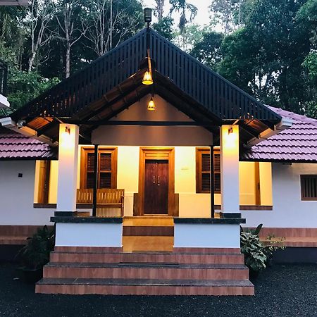 Partho Home Stay Padinjarathara Buitenkant foto