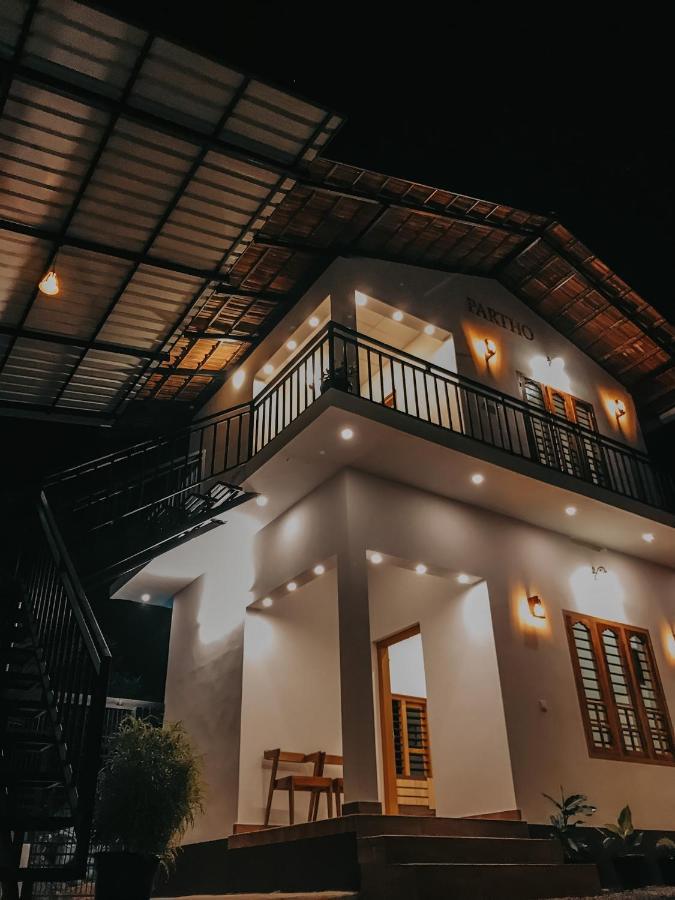 Partho Home Stay Padinjarathara Buitenkant foto