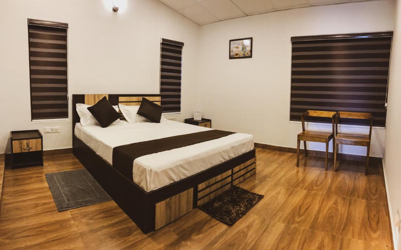 Partho Home Stay Padinjarathara Buitenkant foto