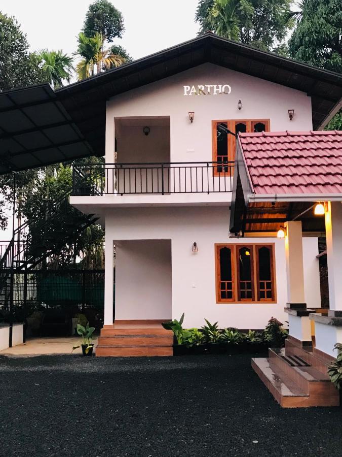 Partho Home Stay Padinjarathara Buitenkant foto